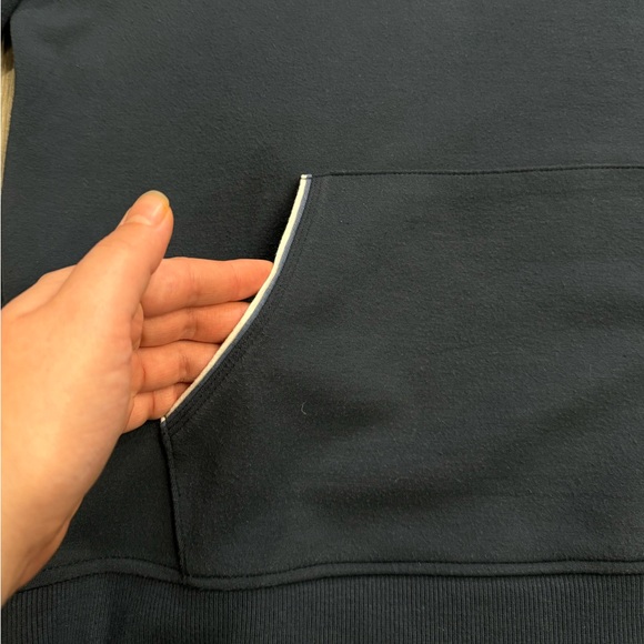 Peloton Elevate Sweatshirt Women Size Medium Blue Logo Pockets Sweatshirt - Picture 5 of 11